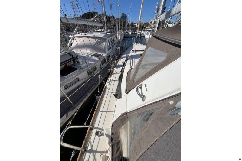 Beneteau Oceanis 38