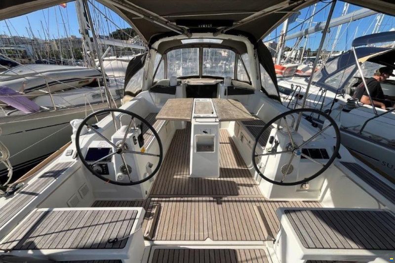 Beneteau Oceanis 38
