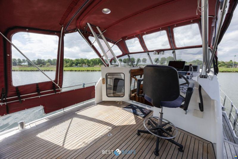 Linssen 37 SE