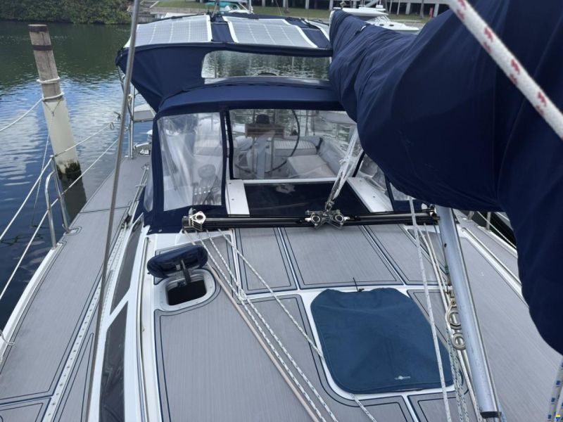 Catalina 320