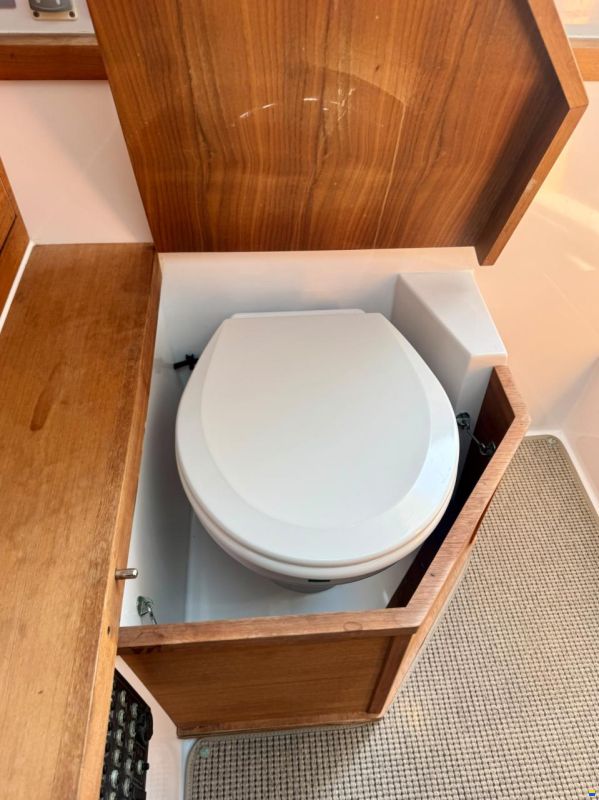Axopar 37 T-Top