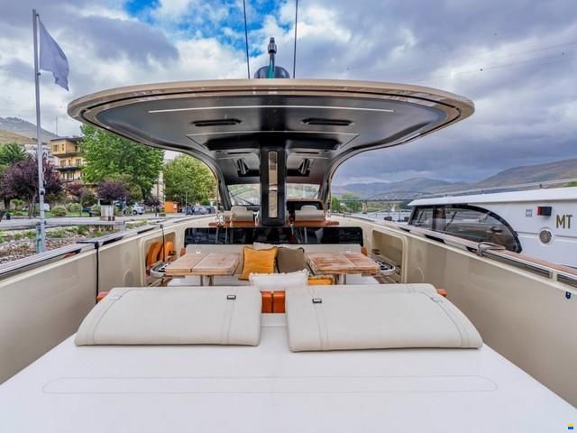 Invictus TT460