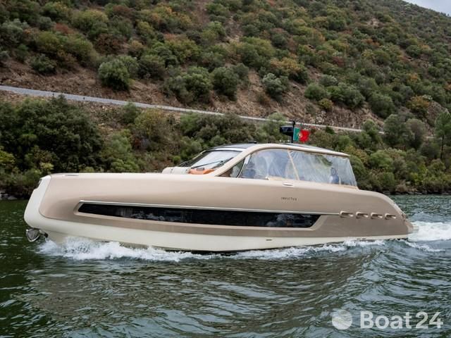 Invictus TT460