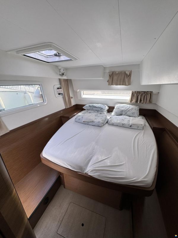 Lagoon 42