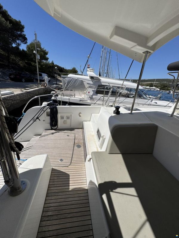 Lagoon 42