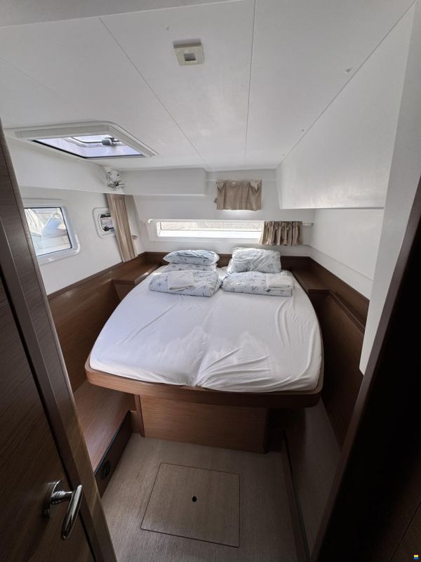 Lagoon 42