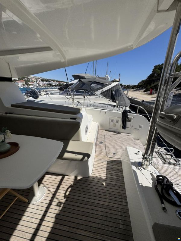 Lagoon 42
