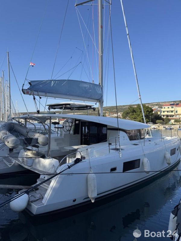 Lagoon 42