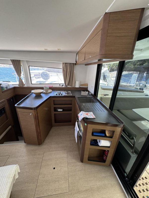 Lagoon 42