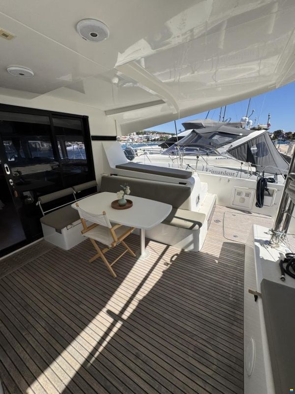 Lagoon 42