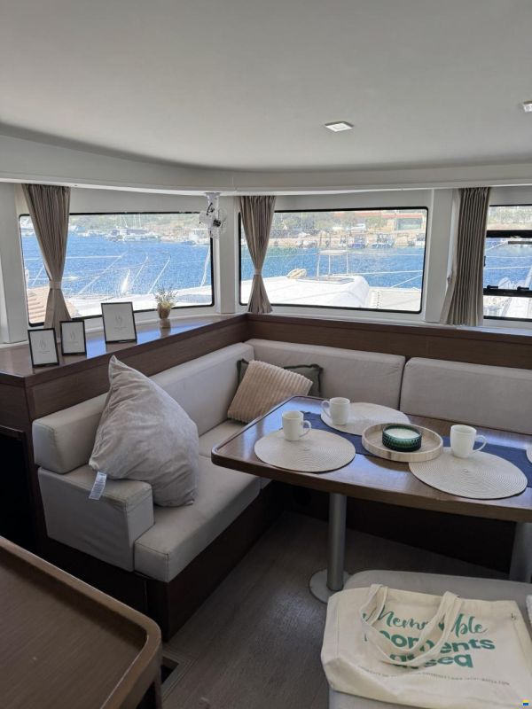 Lagoon 42