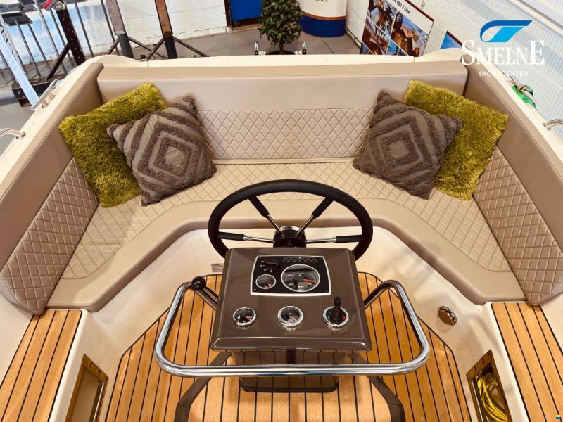 Primeur 700 Lounge