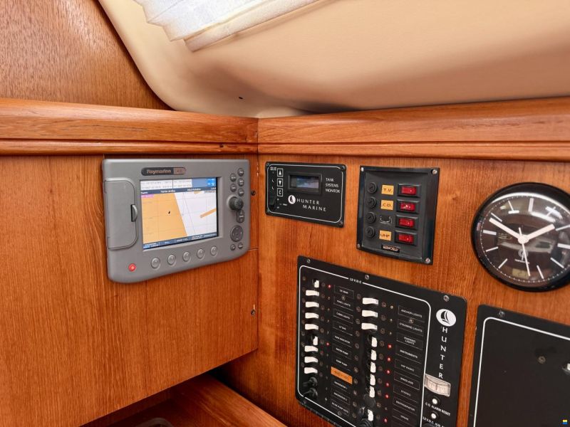 Hunter 356