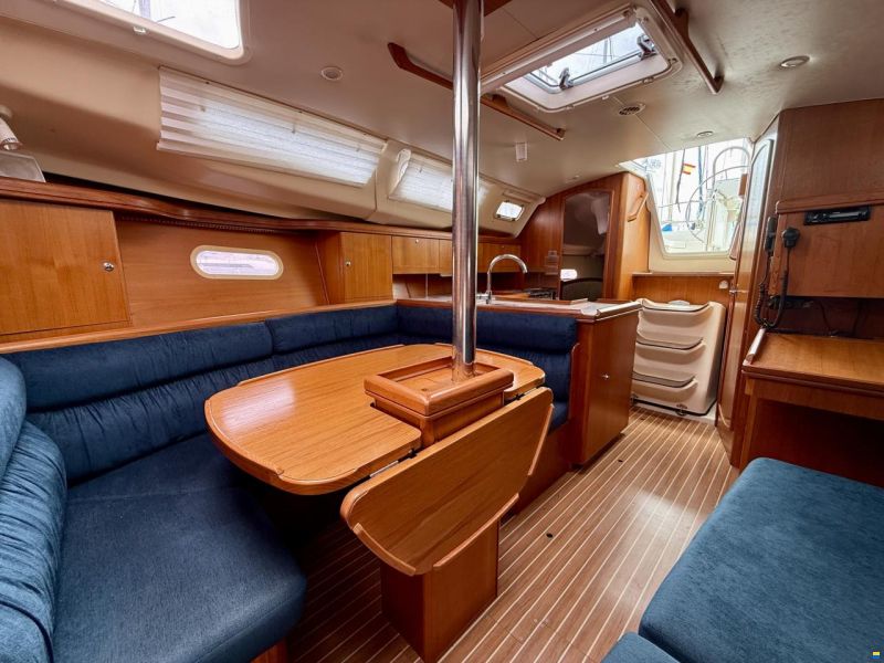 Hunter 356