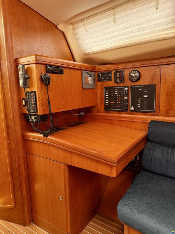Hunter 356
