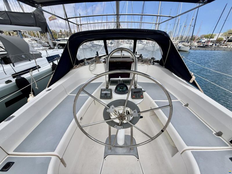 Hunter 356