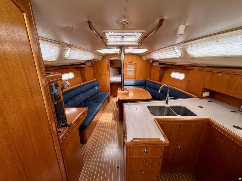 Hunter 356