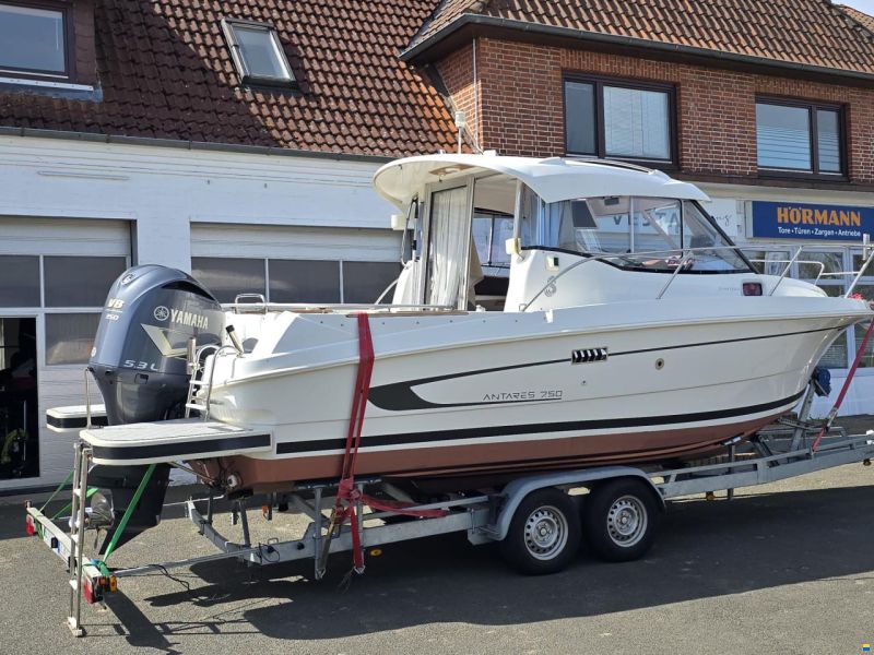 Beneteau Antares 7.50 HB