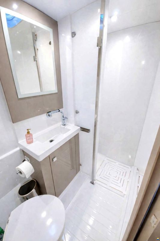 Fountaine Pajot Astrea 42