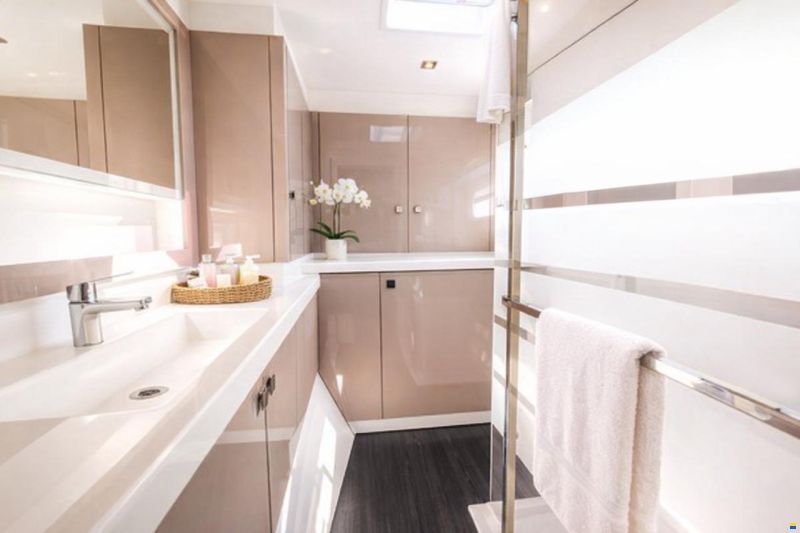 Fountaine Pajot Astrea 42