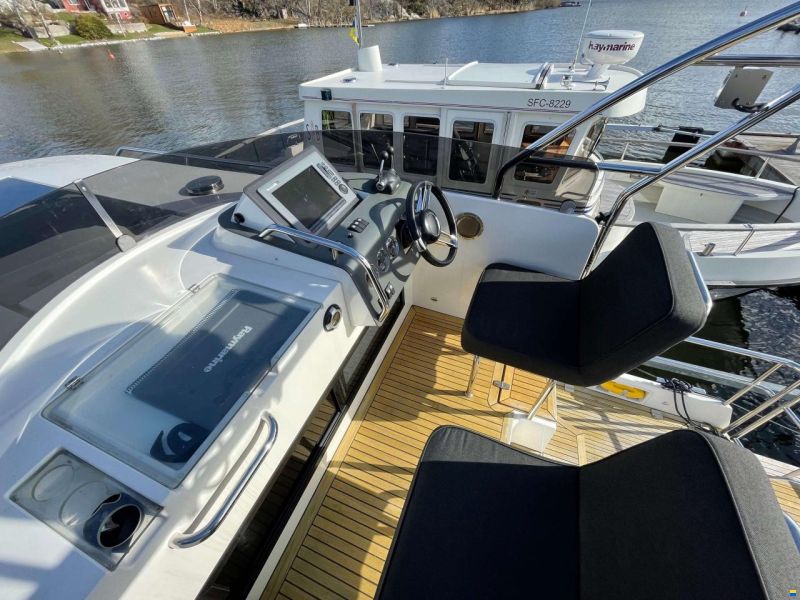 Paragon Yachts 31 Flybridge