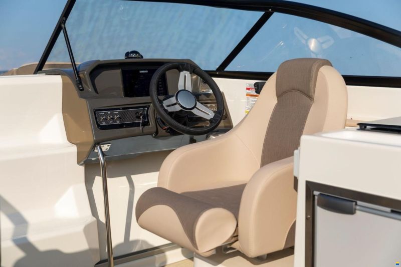 Bayliner VR6 CUDDY OB