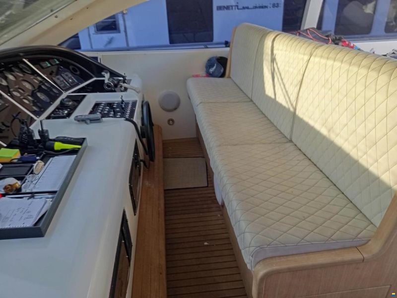 Overmarine Mangusta 72 HT