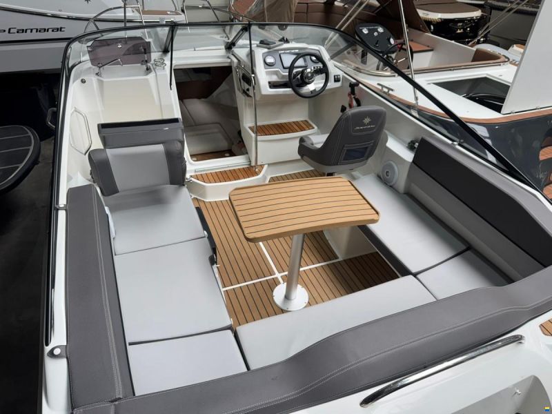Jeanneau Cap Camarat 6.5 DC Serie 2 met nieuwe mo