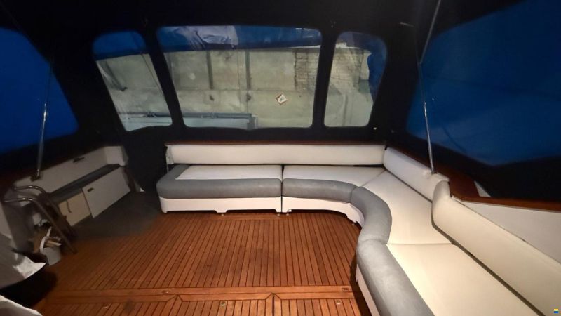 Sea Ray 400 Express Cruiser