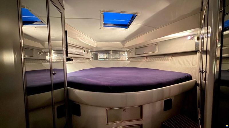 Sea Ray 400 Express Cruiser
