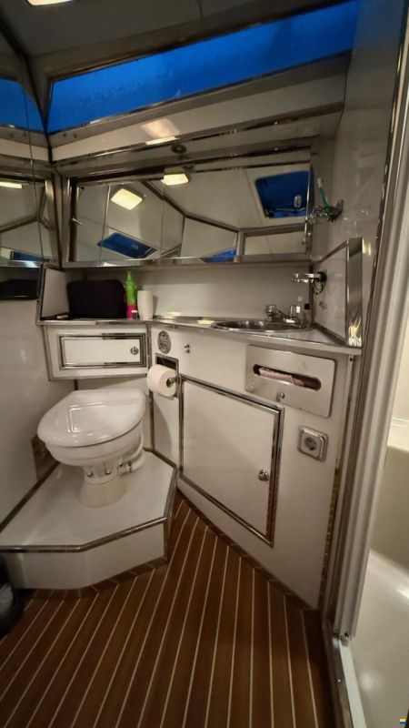 Sea Ray 400 Express Cruiser