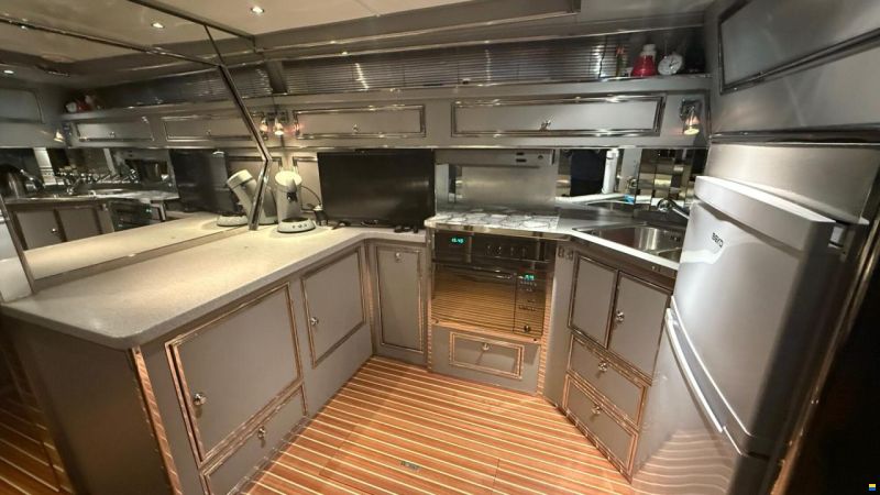 Sea Ray 400 Express Cruiser