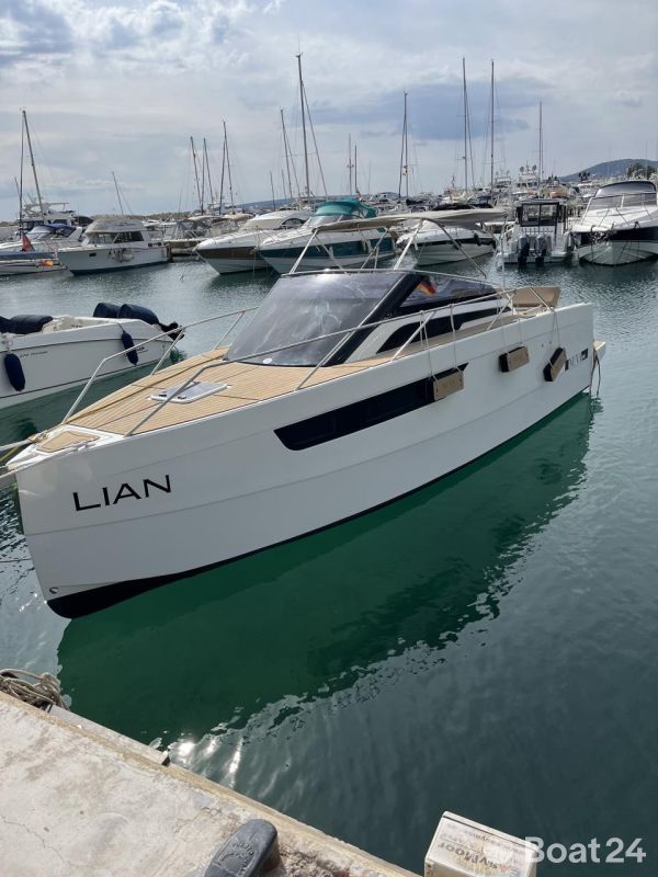 NUVA Yachts M9