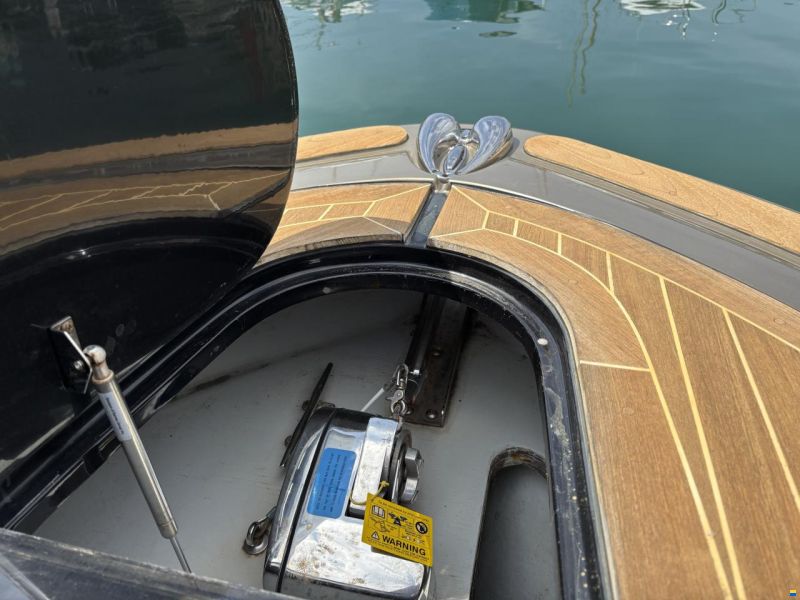 Chris Craft 32 Corsair