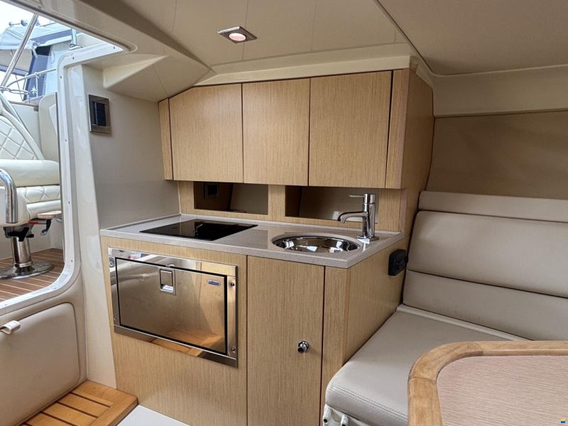 Chris Craft 32 Corsair