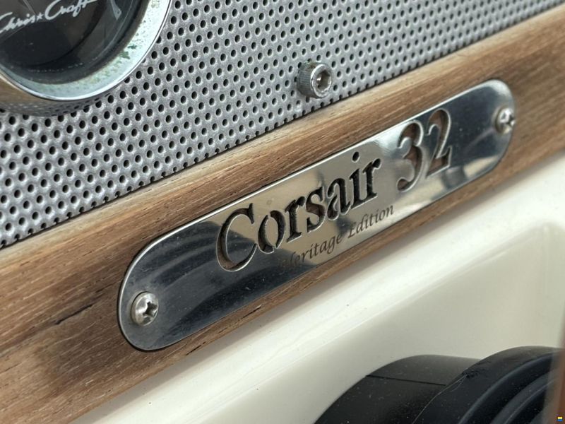Chris Craft 32 Corsair