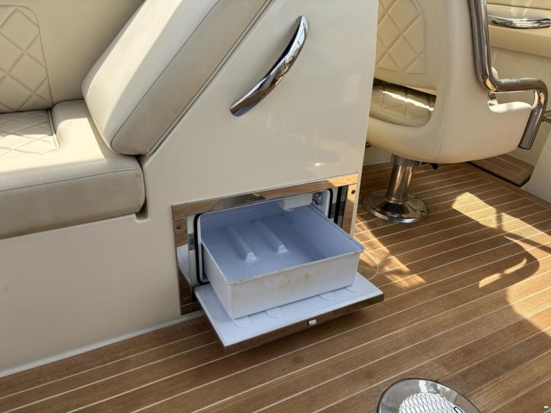 Chris Craft 32 Corsair