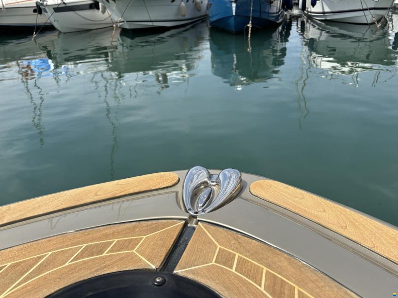Chris Craft 32 Corsair