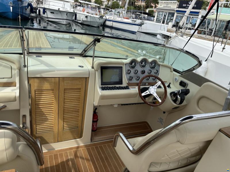 Chris Craft 32 Corsair