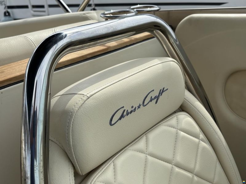 Chris Craft 32 Corsair