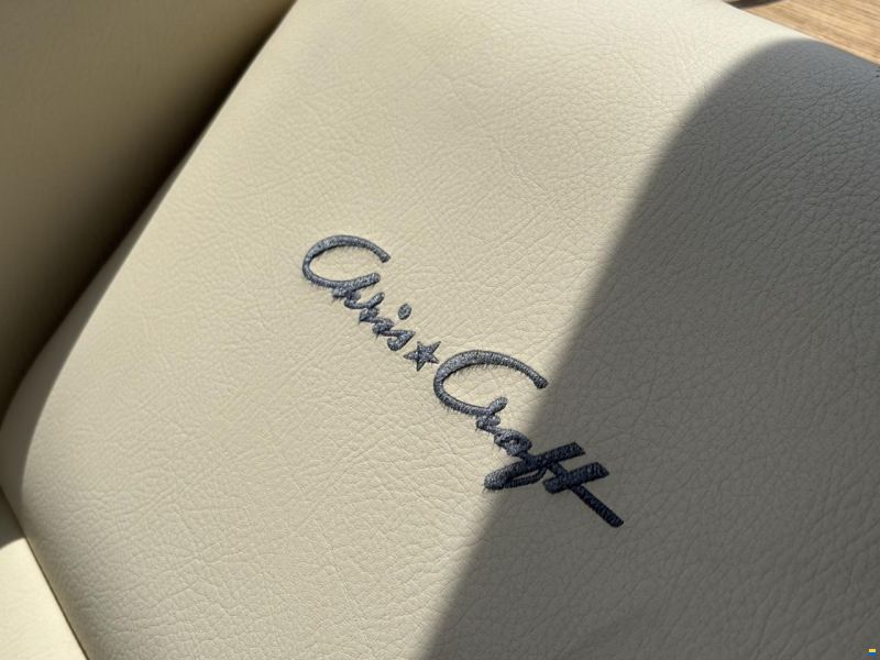 Chris Craft 32 Corsair