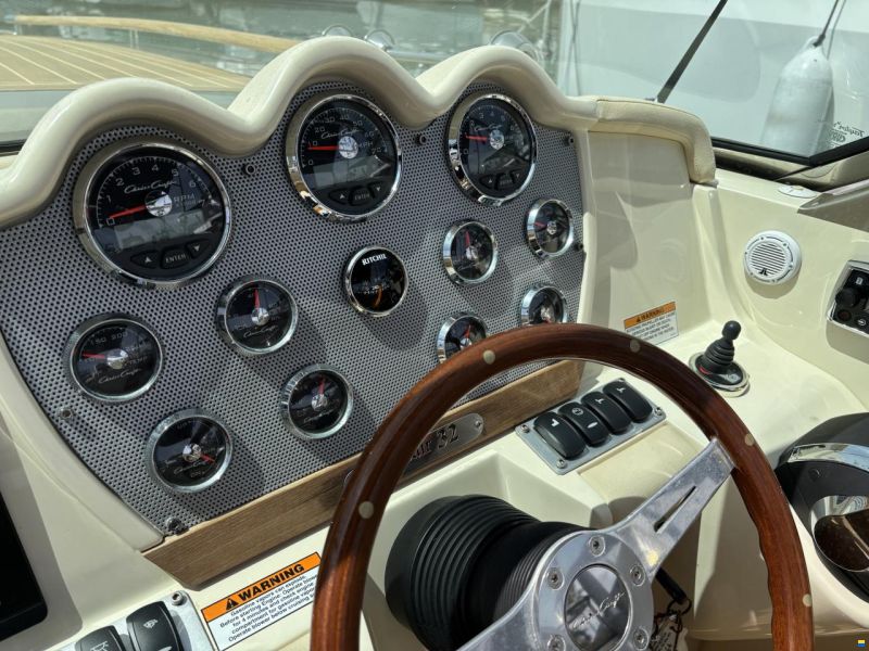 Chris Craft 32 Corsair
