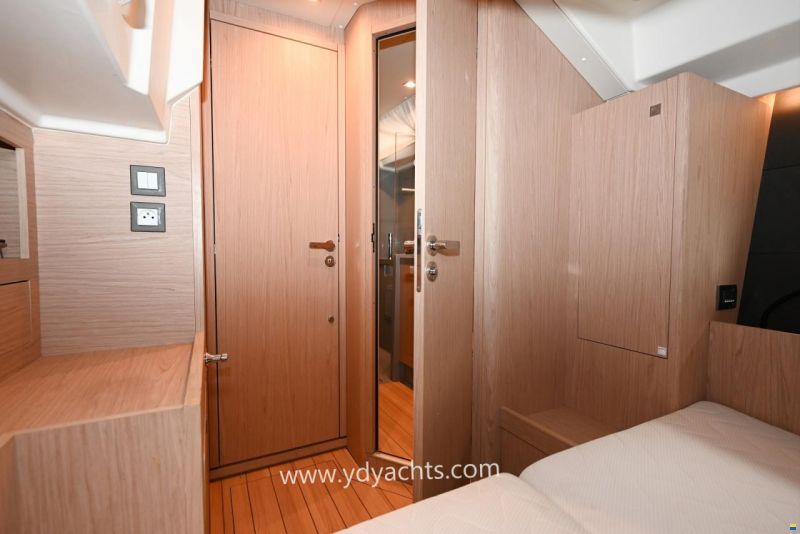 Beneteau Oceanis 55.1 Owner's Version