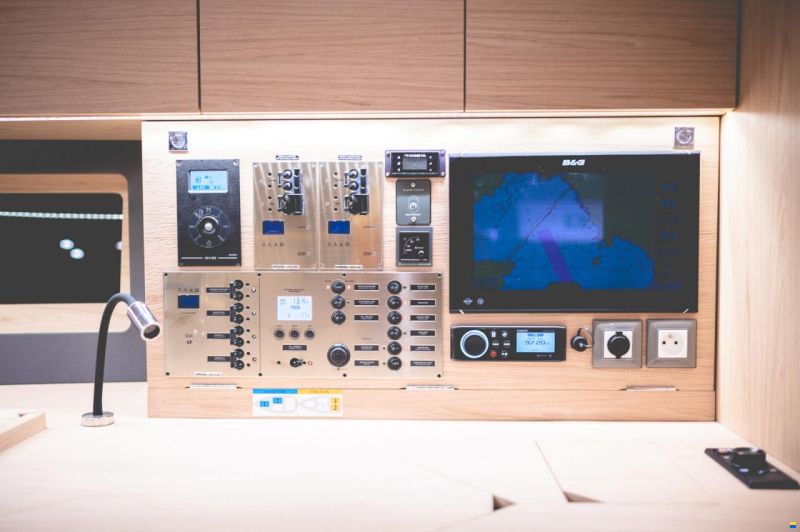 Beneteau Oceanis 55.1 Owner's Version