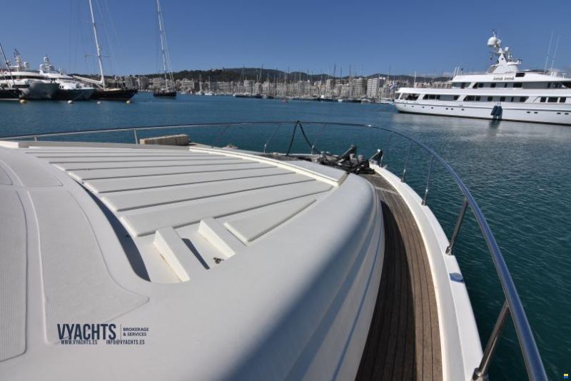 Ferretti 70 Flybridge