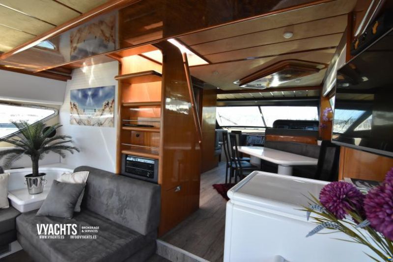 Ferretti 70 Flybridge