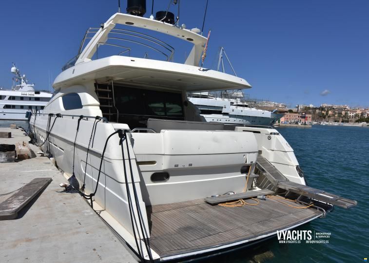 Ferretti 70 Flybridge