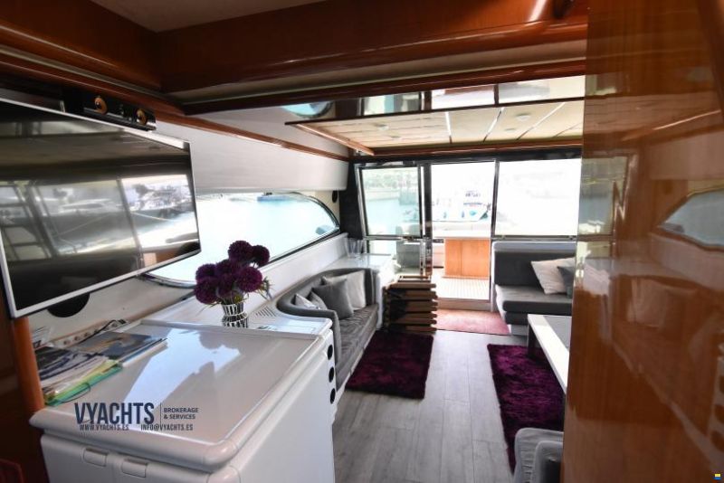 Ferretti 70 Flybridge