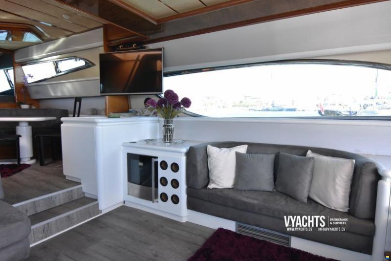 Ferretti 70 Flybridge