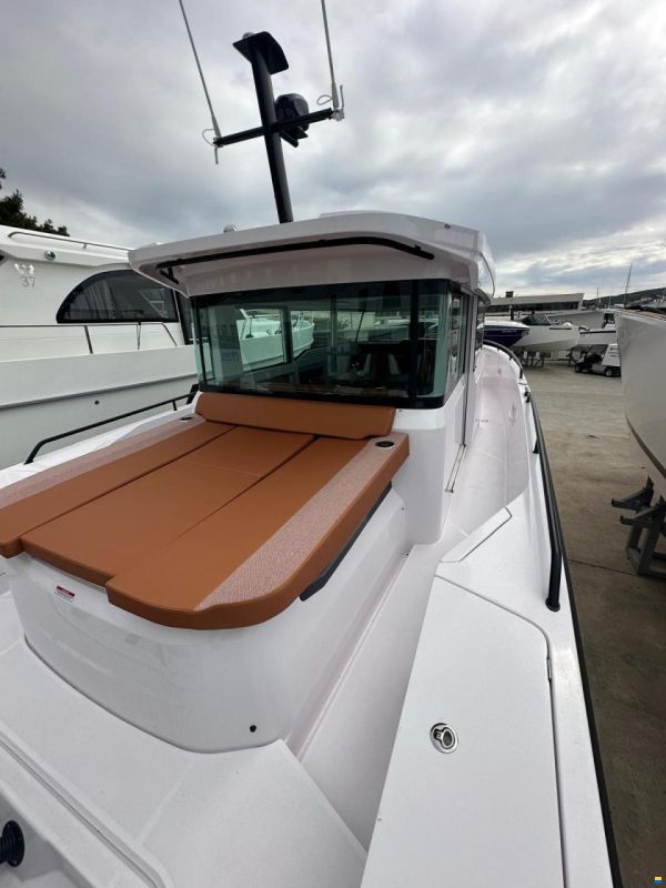 Axopar 37 XC Cross Cabin Brabus